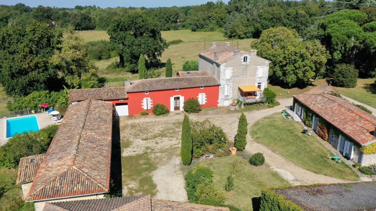 Domaine Les Galards Acomodação com café da manhã Le Garde Exterior foto